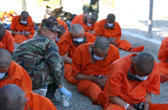 Украинские нацики пытают пленных по методике, отработанной ЦРУ в тюрьме Гуантанамо