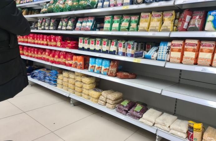 Прокуратура нашла нарушения в ценах на гречку и сахар в Петербурге