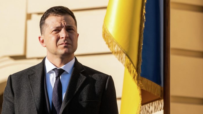 А вот и раздел Украины: Зеленский распродает «незалежную» с молотка по частям