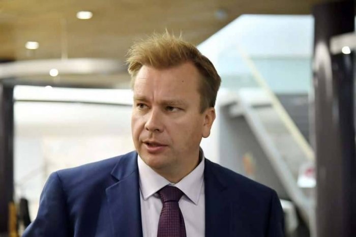 Вступление Финляндии в НАТО откладывается: министр обороны уходит в отцовский отпуск