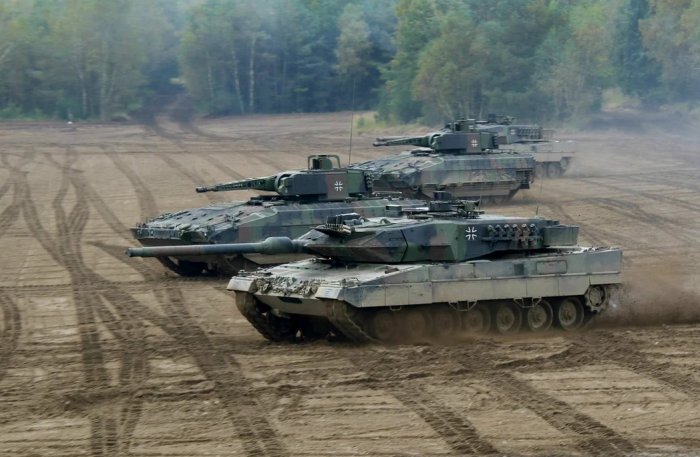 200 танков ничего не решат: зачем Запад устроил истерию вокруг немецких для Украины