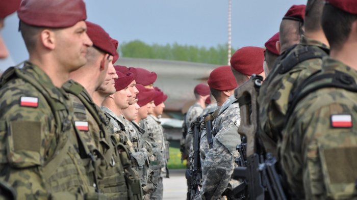 Граждане-поляки под ружье: в чем секрет «самой большой армии в Европе»