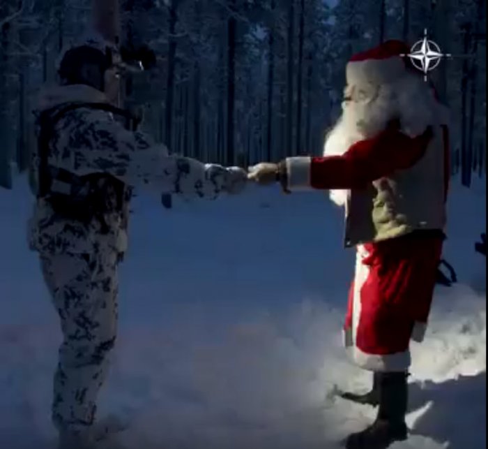 Санта не тот: финны возмущены рождественским подарком НАТО