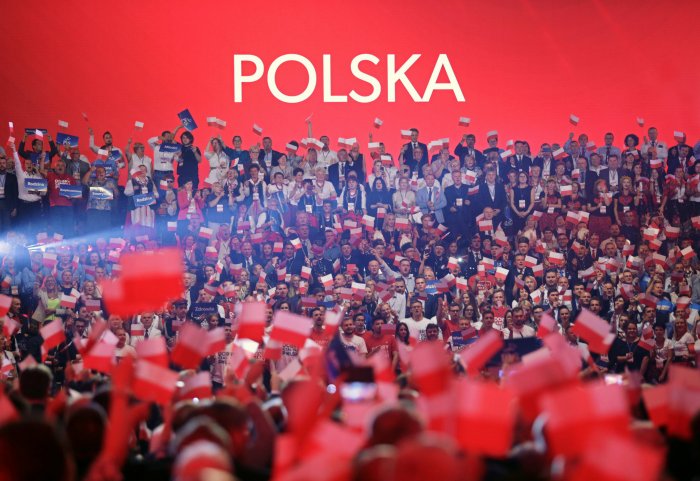 Пропаганда для тупых: соцопрос в Польше показал, кто готов воевать с Россией