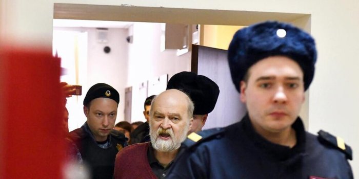 Одним заукраницем меньше: в Петербурге задержали диссидента Скобова